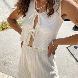Lisa Says Gah ivory tie top & shorts